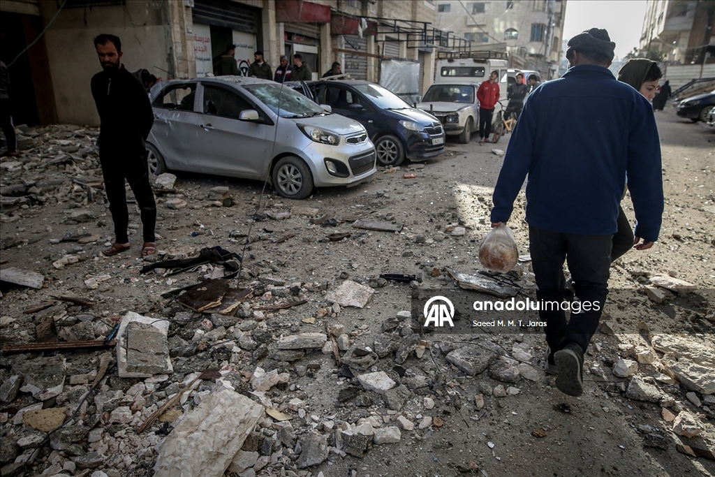 İsrail'in Gazze’ye düzenlediği saldırılarda 7'si aynı aileden 12 Filistinli hayatını kaybetti