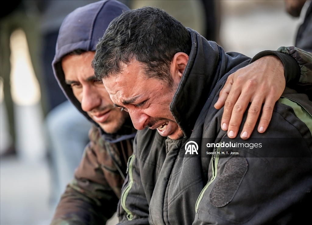 İsrail'in Gazze’ye düzenlediği saldırılarda 7'si aynı aileden 12 Filistinli hayatını kaybetti