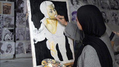 Gazzeli ressam, yaptığı çizimlerle Filistin halkının acılarını yansıtıyor