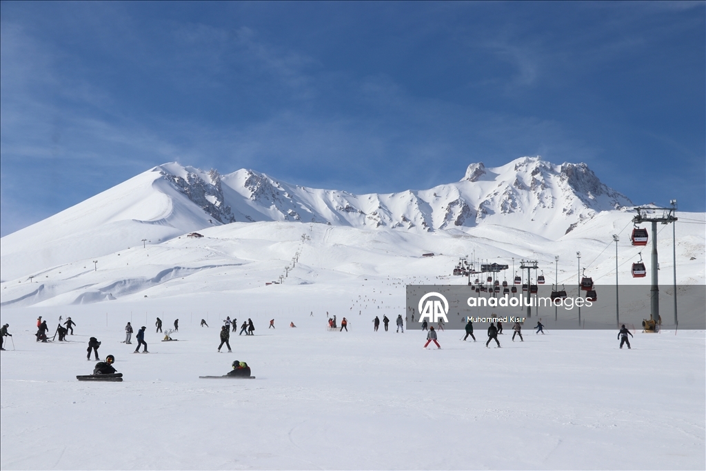 Эрджиес принял 1,4 млн посетителей во время зимних каникул