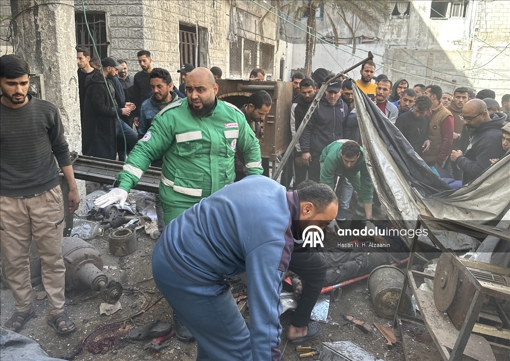 В результате атак израильской армии на сектор Газа за последние 24 часа погибли 37 палестинцев