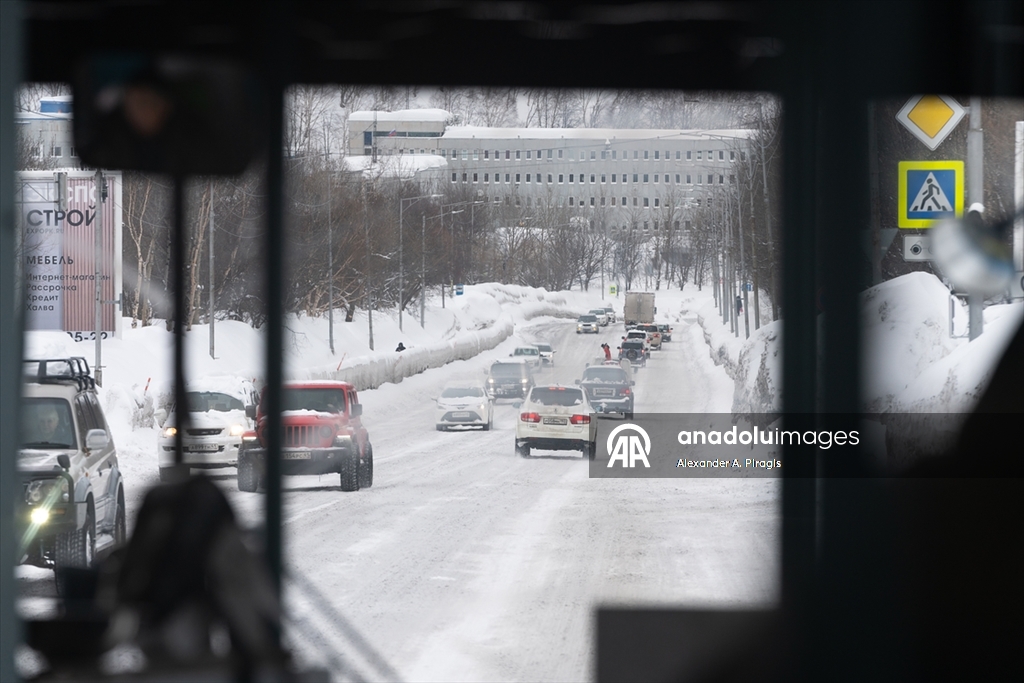 Rusya'nın Kamçatka Yarımadası'nda yoğun kar yağışı etkili oldu