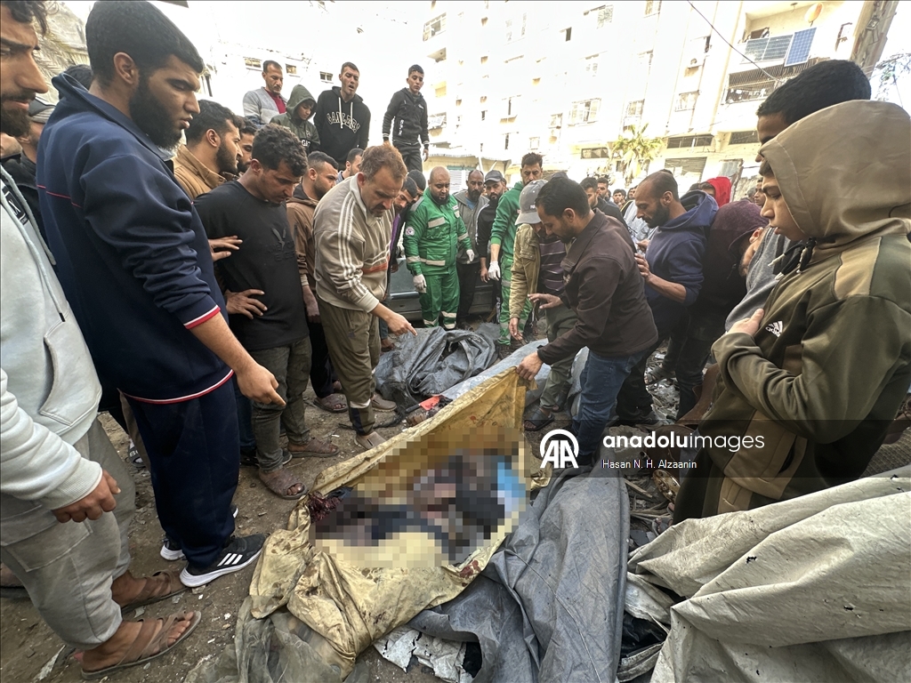 В результате атак израильской армии на сектор Газа за последние 24 часа погибли 37 палестинцев