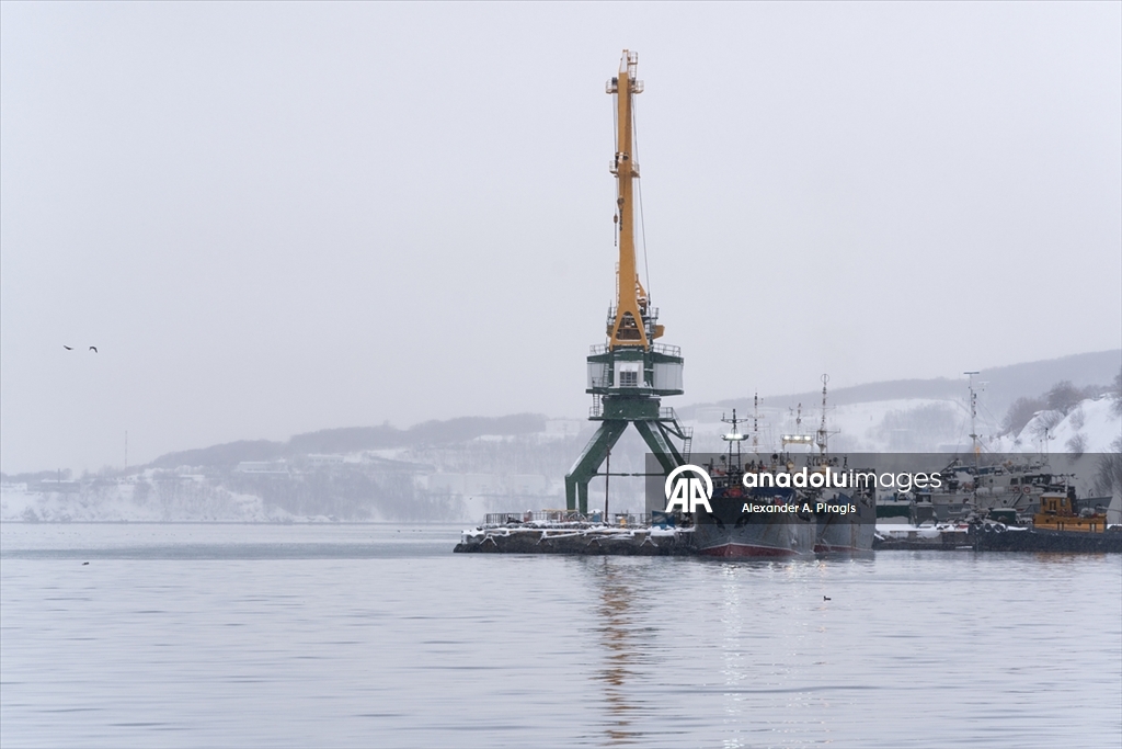 Rusya'nın Kamçatka Yarımadası'nda yoğun kar yağışı etkili oldu