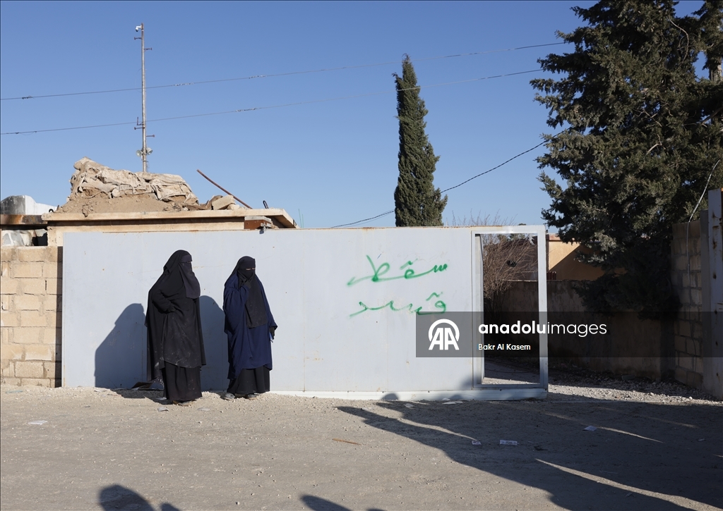 سوريا.. عائلات في مخيم الهول تنشد الخروج بعد الفحص الأمني