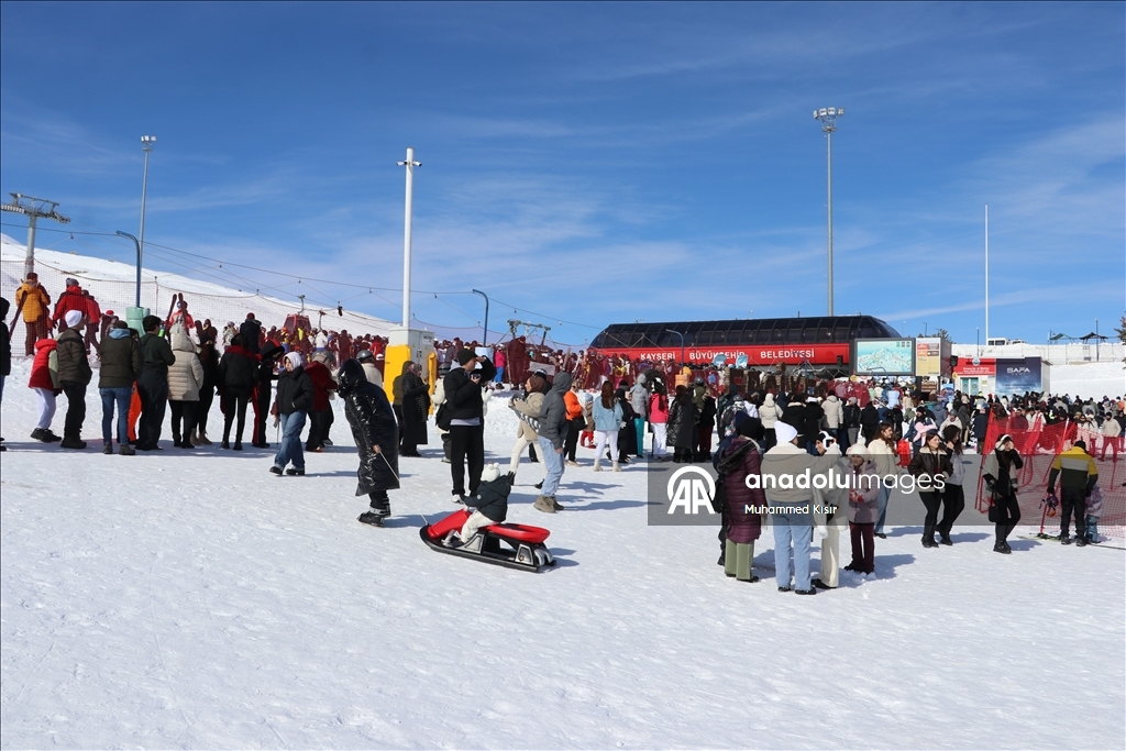Эрджиес принял 1,4 млн посетителей во время зимних каникул