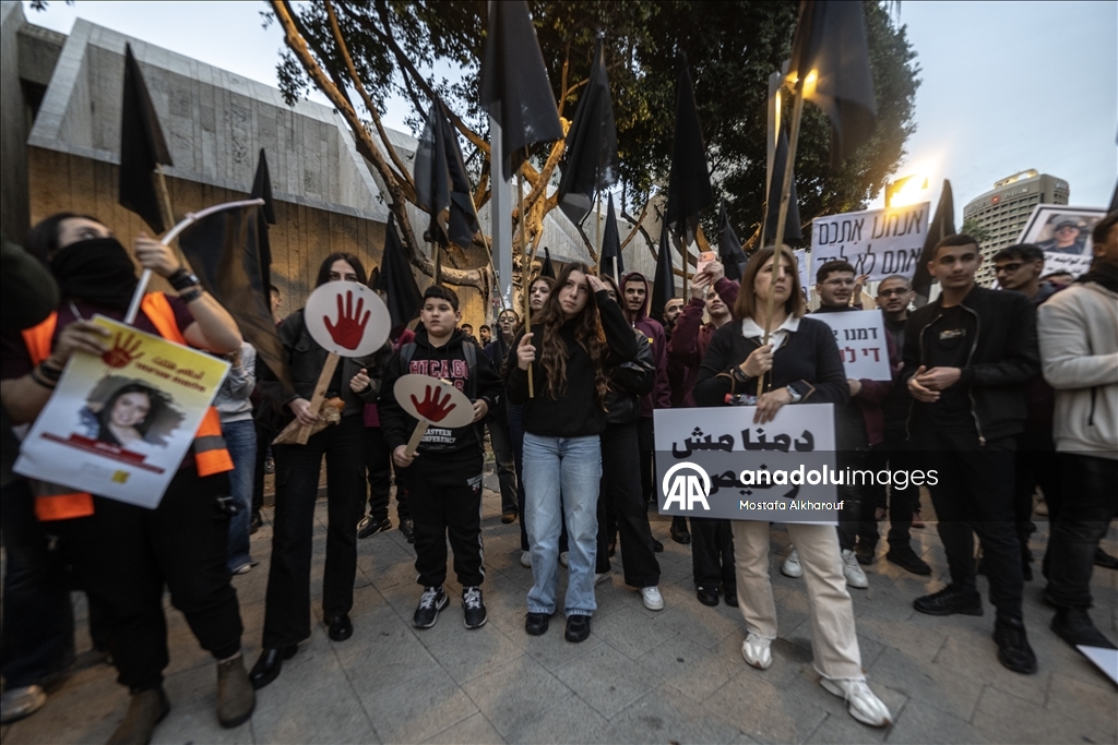 آلاف الفلسطينيين داخل إسرائيل يتظاهرون ضد الجريمة و"تواطؤ الشرطة"