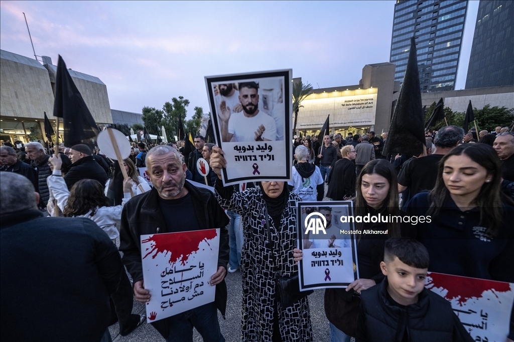 آلاف الفلسطينيين داخل إسرائيل يتظاهرون ضد الجريمة و"تواطؤ الشرطة"