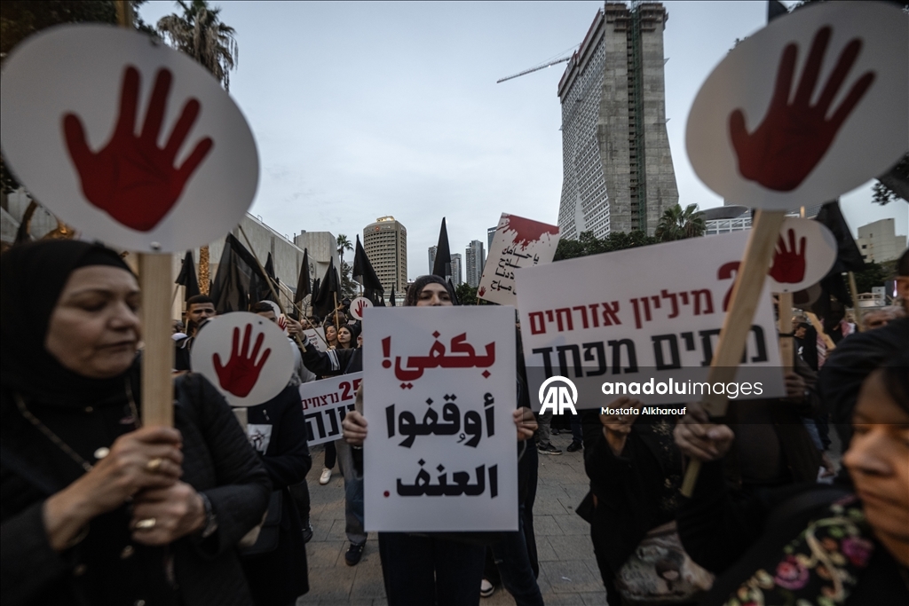 آلاف الفلسطينيين داخل إسرائيل يتظاهرون ضد الجريمة و"تواطؤ الشرطة"