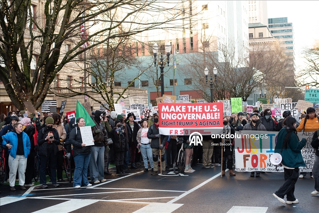 Полиция города Портленд в США применила силу во время акции протеста против ICE