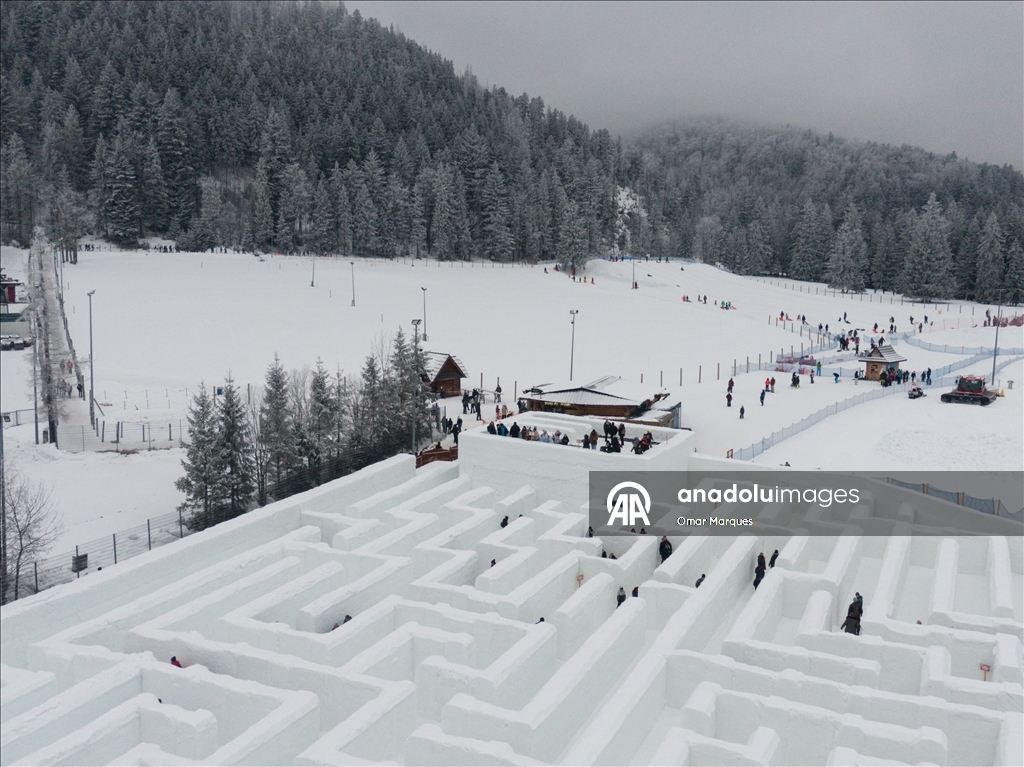 Крупнейший в Европе снежный лабиринт в Закопане принимает посетителей