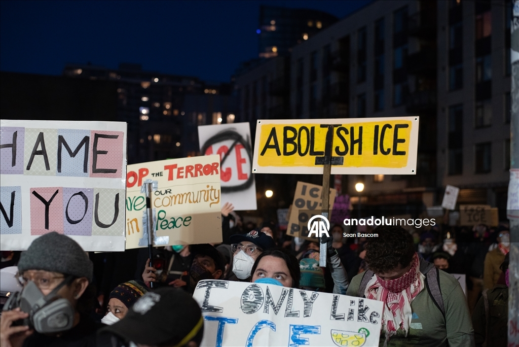 Anti-ICE protest march from Portland City Hall to ICE Facility