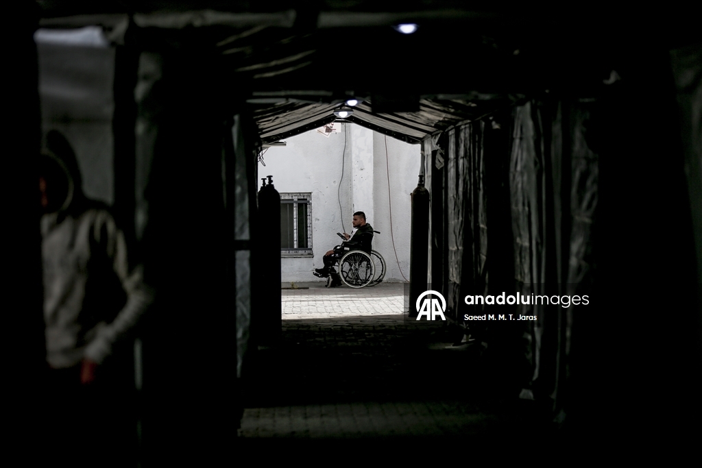 غزة.. أول حافلة تقل مرضى تتجه من خان يونس إلى معبر رفح