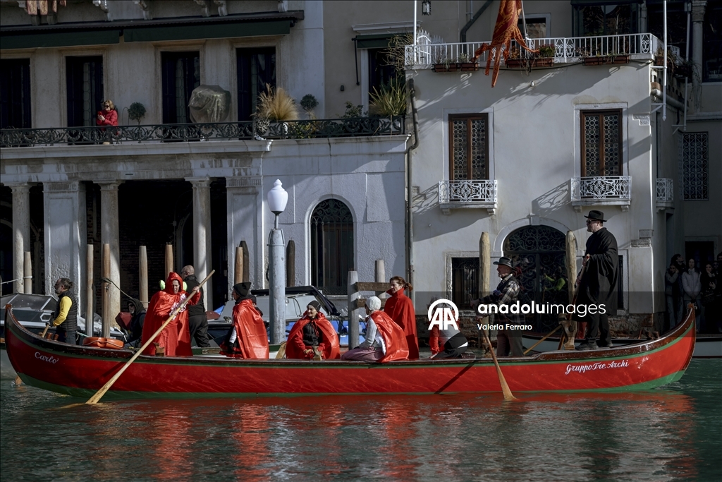 إيطاليا.. انطلاق كرنفال البندقية بعرض مائي في القناة الكبرى