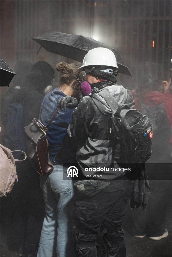 Полиция города Портленд в США применила силу во время акции протеста против ICE