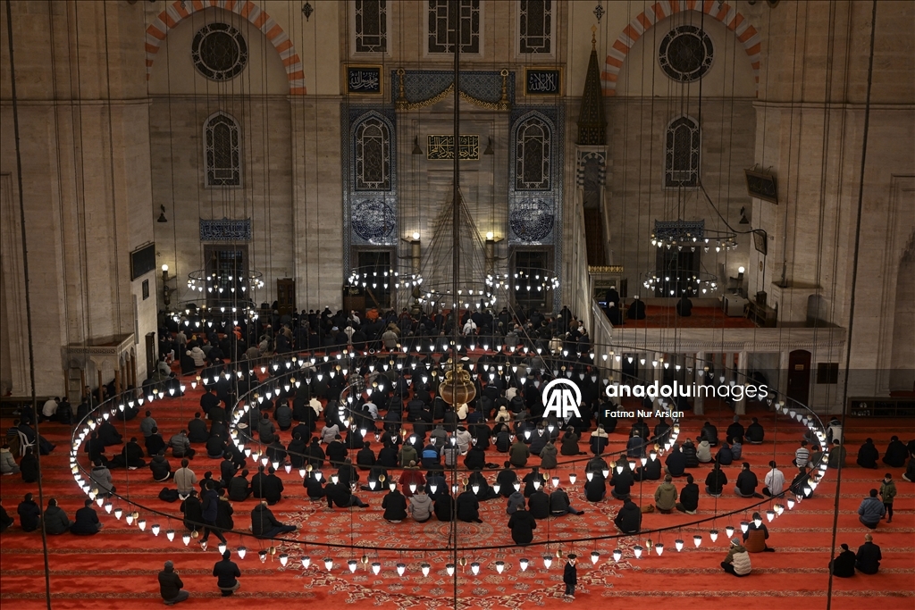 Berat Kandili İstanbul'da mevlit ve dualarla idrak edildi
