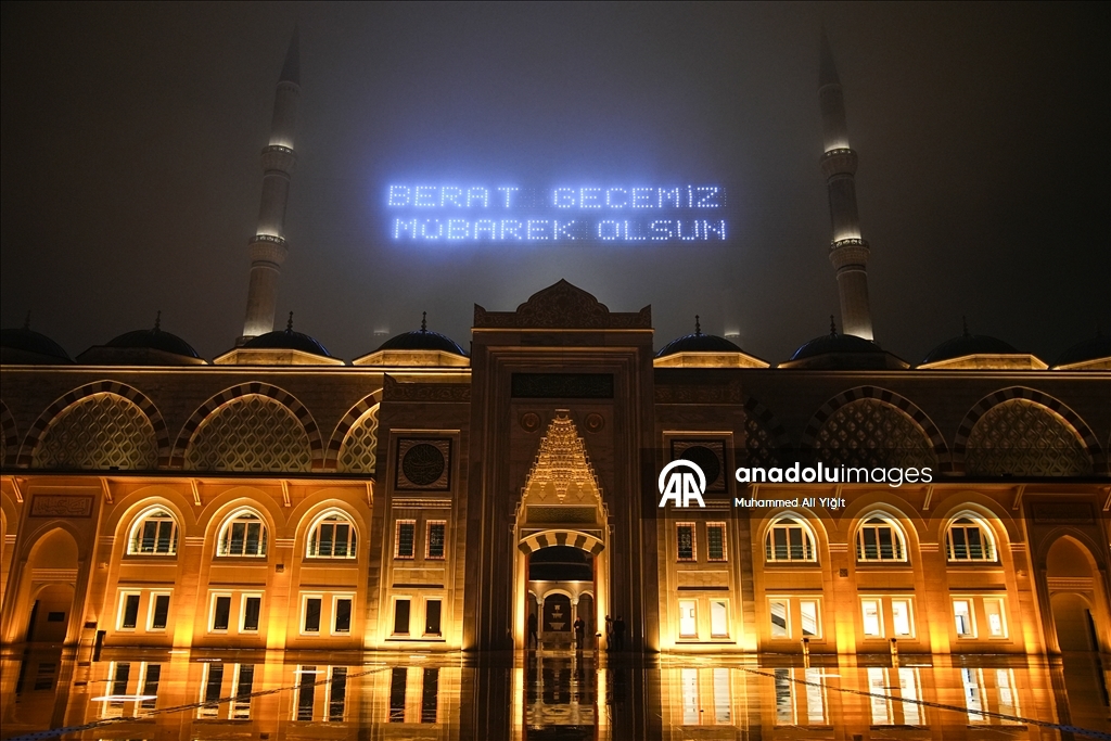 Berat Kandili İstanbul'da mevlit ve dualarla idrak edildi