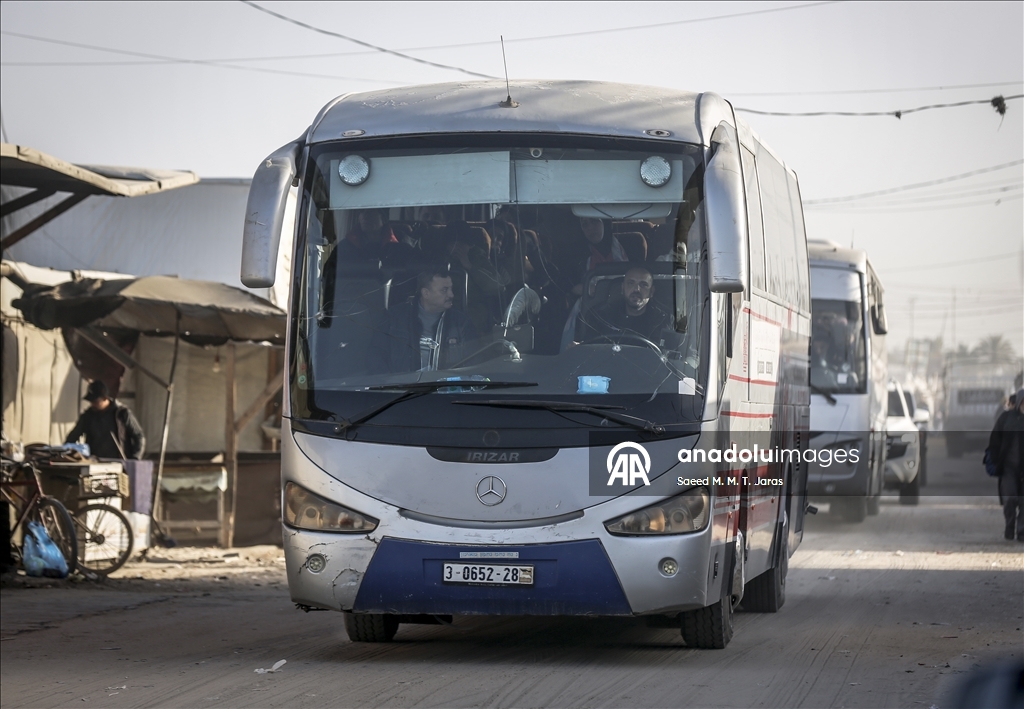 غزة.. أول حافلة تقل مرضى تتجه من خان يونس إلى معبر رفح