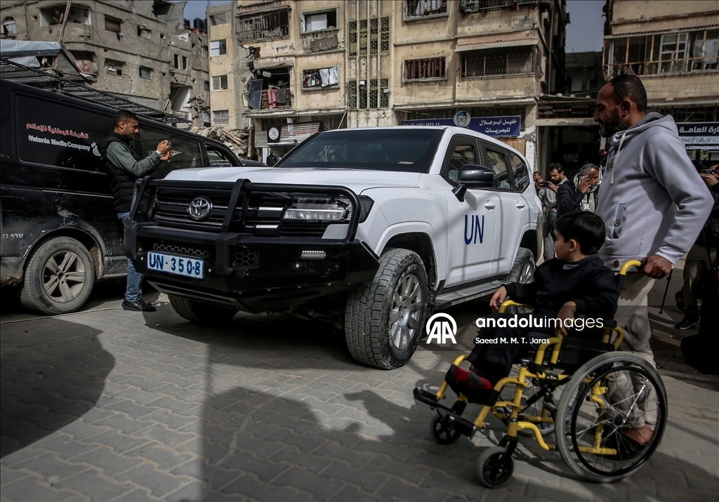 غزة.. أول حافلة تقل مرضى تتجه من خان يونس إلى معبر رفح