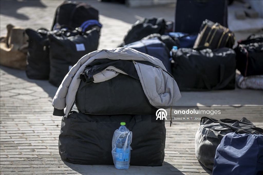 غزة.. أول حافلة تقل مرضى تتجه من خان يونس إلى معبر رفح