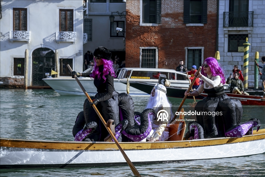 إيطاليا.. انطلاق كرنفال البندقية بعرض مائي في القناة الكبرى