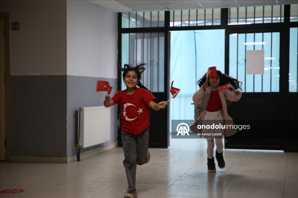 Hatay'da yarıyıl tatili sonrası ilk ders zili çaldı