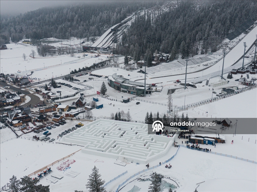 Крупнейший в Европе снежный лабиринт в Закопане принимает посетителей