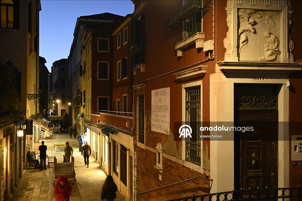 В Италии стартовал Венецианский карнавал