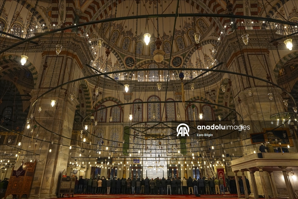 Berat Kandili İstanbul'da mevlit ve dualarla idrak edildi