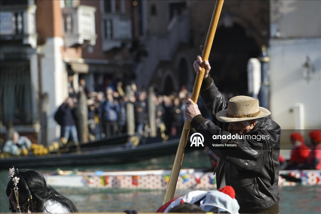 إيطاليا.. انطلاق كرنفال البندقية بعرض مائي في القناة الكبرى