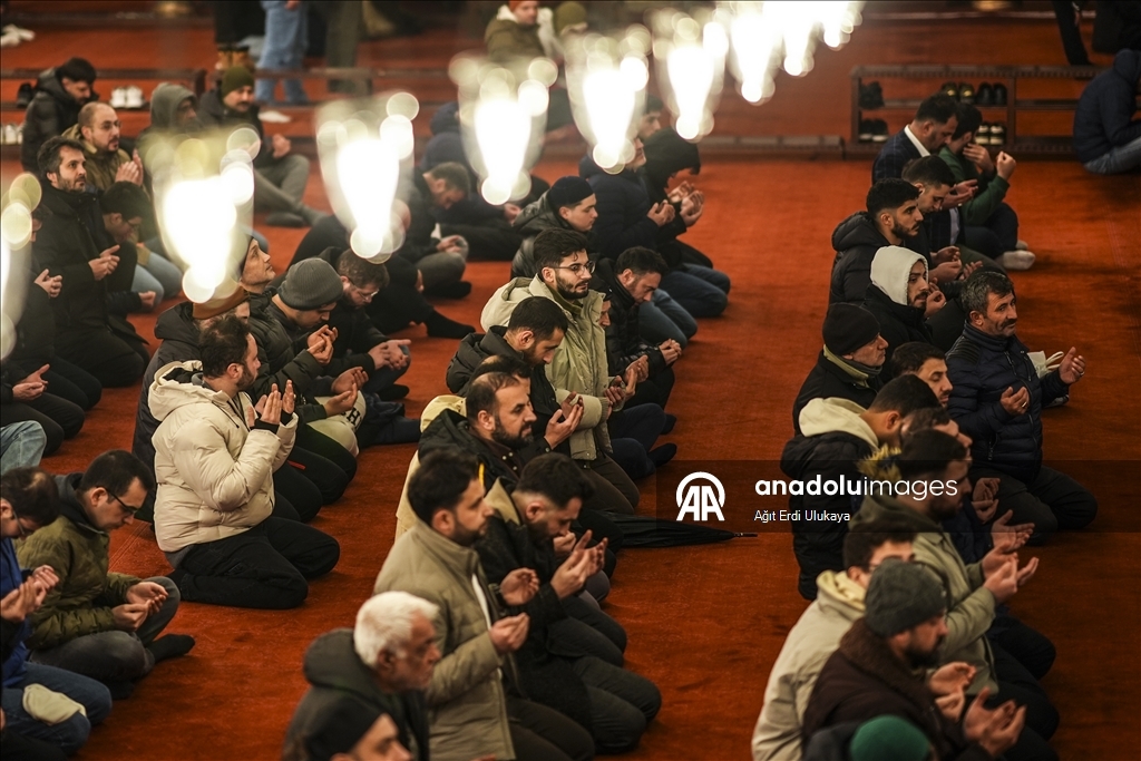 Berat Kandili İstanbul'da mevlit ve dualarla idrak edildi