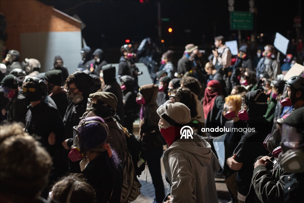 Полиция города Портленд в США применила силу во время акции протеста против ICE