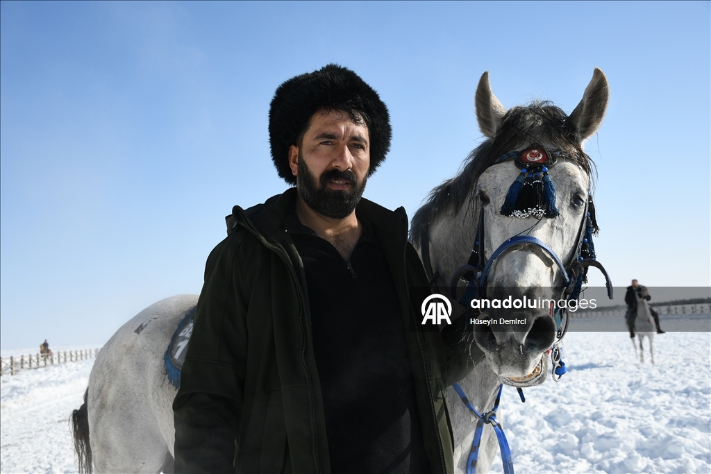 В Карсе растет интерес к джириту — важному элементу туристического направления