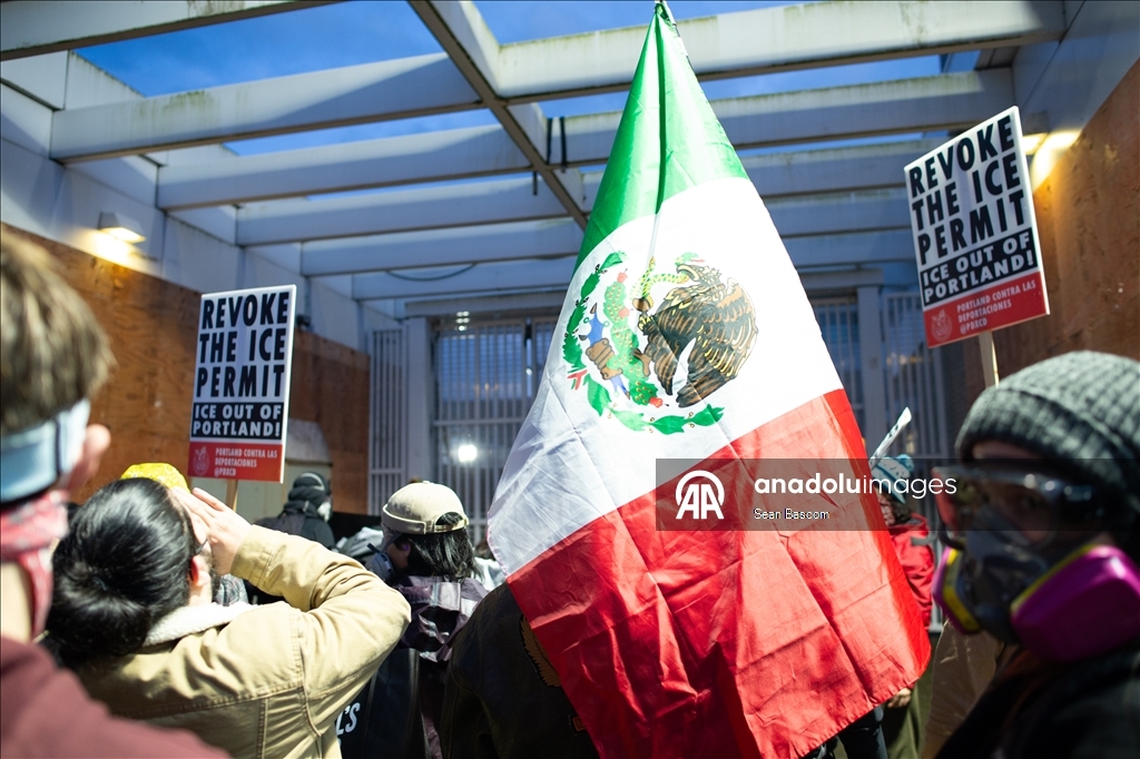 Полиция города Портленд в США применила силу во время акции протеста против ICE
