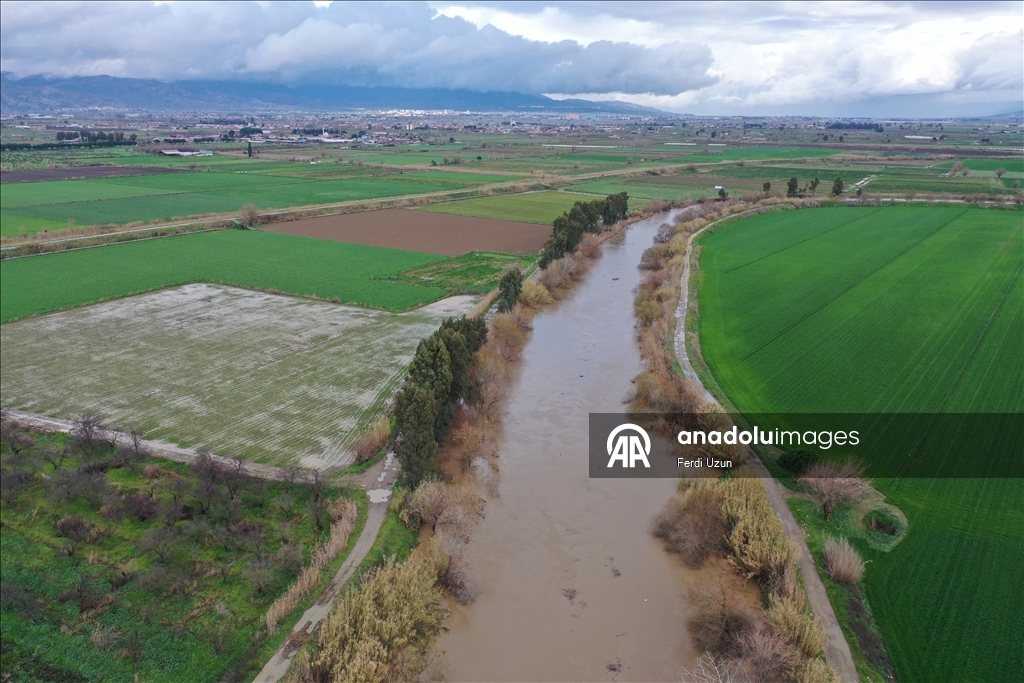 Büyük Menderes Nehri yağmur sularıyla güçlendi