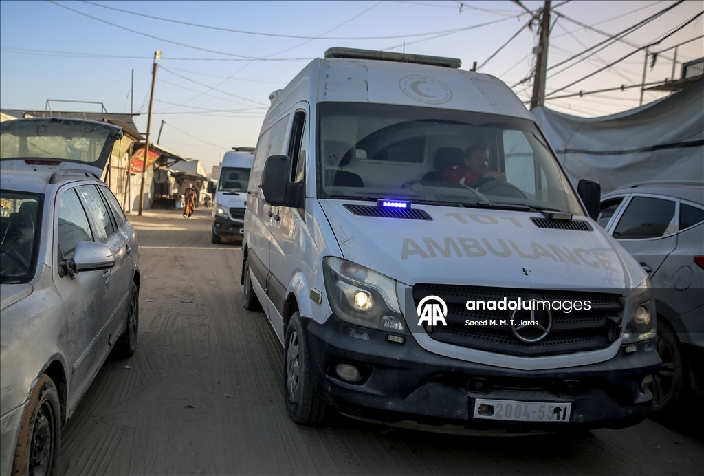 غزة.. أول حافلة تقل مرضى تتجه من خان يونس إلى معبر رفح