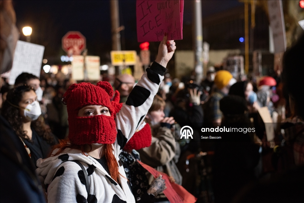 Полиция города Портленд в США применила силу во время акции протеста против ICE