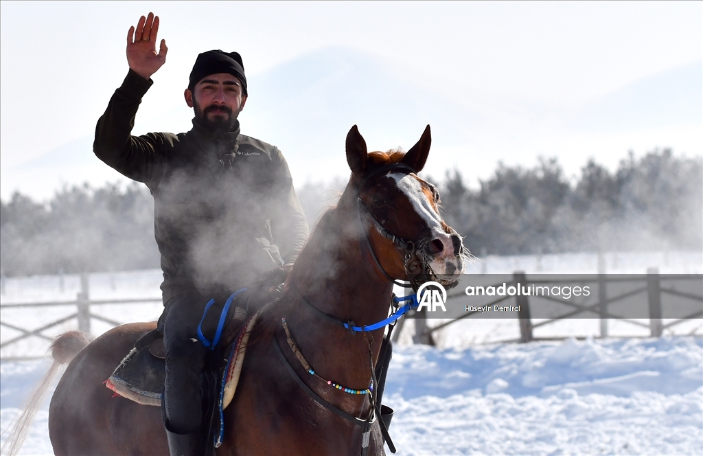 В Карсе растет интерес к джириту — важному элементу туристического направления