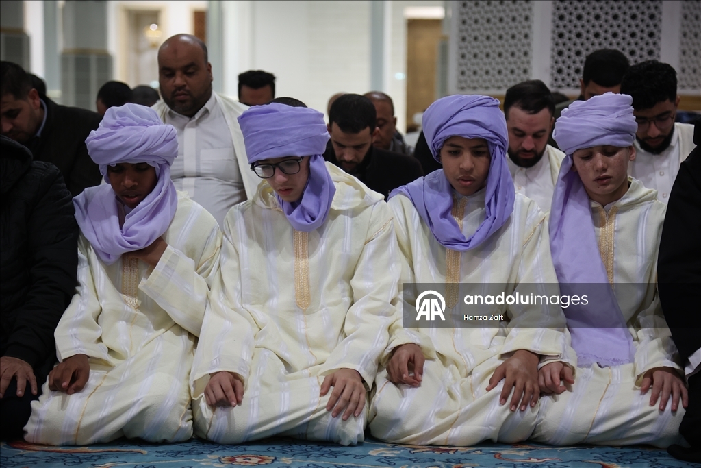 В Алжире отмечают Берат Кандили