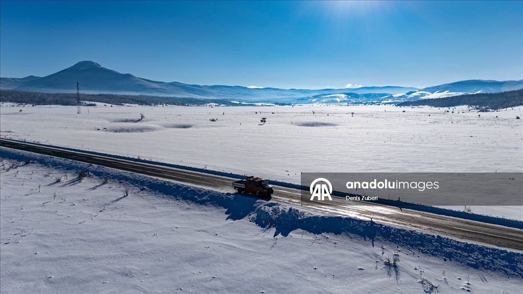 Bosna Hersek’te Vrtoce köyü beyaza büründü