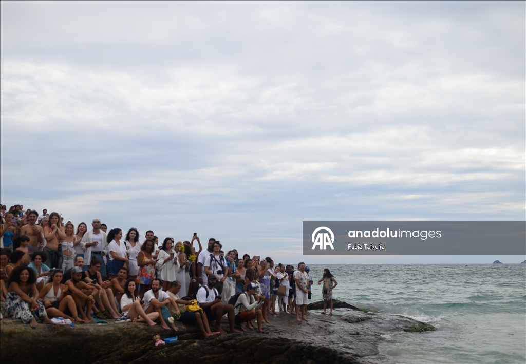 В Бразилии прошел традиционный фестиваль в знак почитания богини моря Леманжи