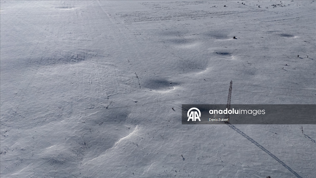 Bosna Hersek’te Vrtoce köyü beyaza büründü