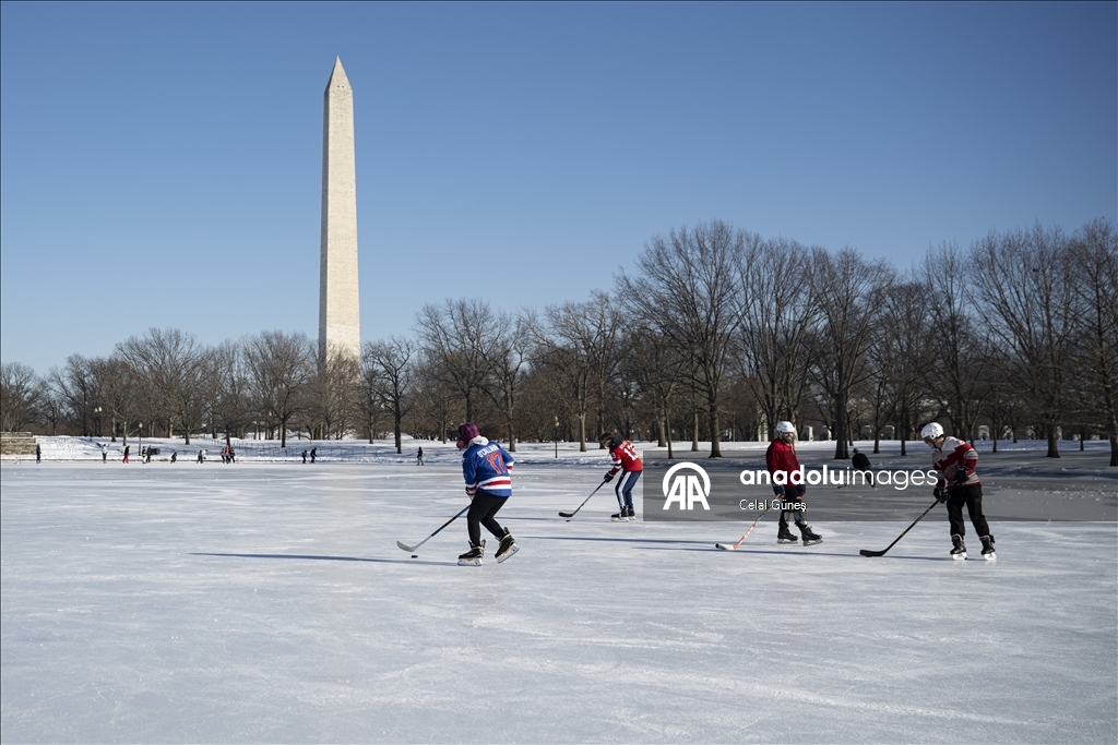 Аномальные морозы в Вашингтоне превратились в развлечение