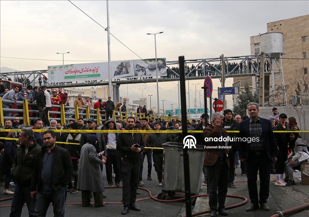 Tahran'daki bir çarşıda yangın çıktı