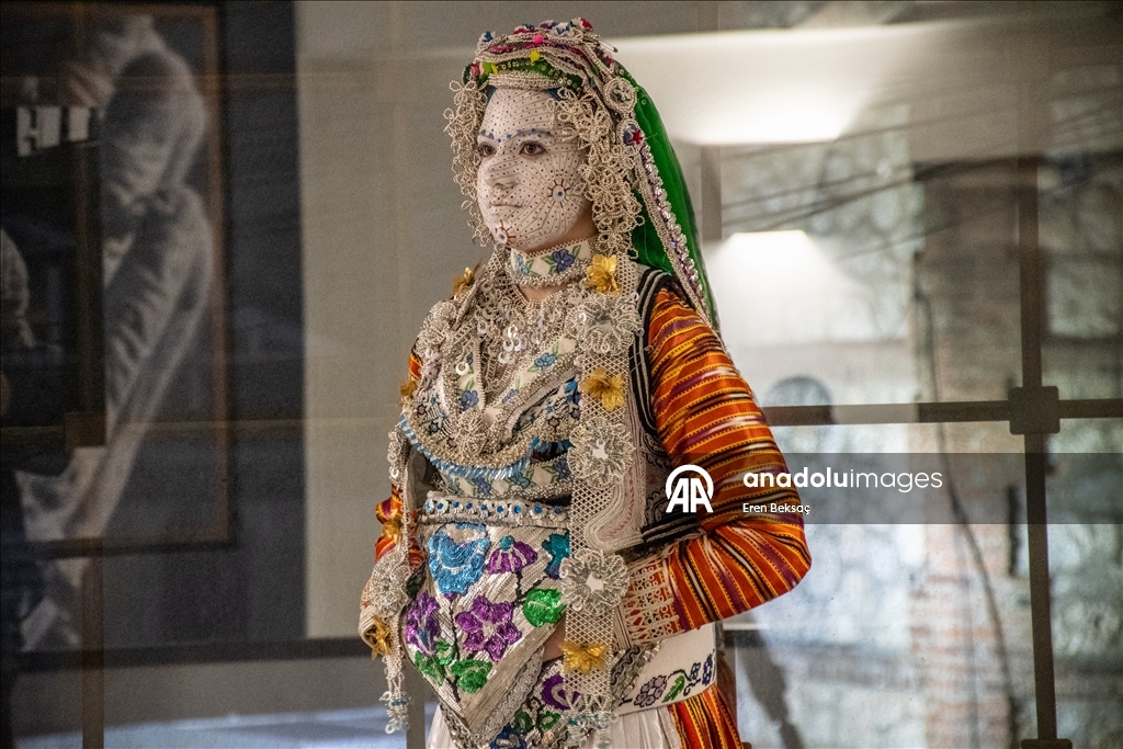 Traditional Bridal Makeup Ritual in Prizren