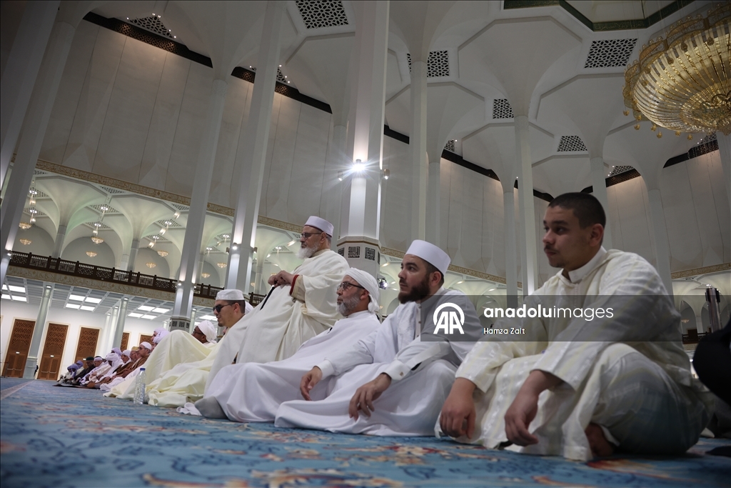 В Алжире отмечают Берат Кандили