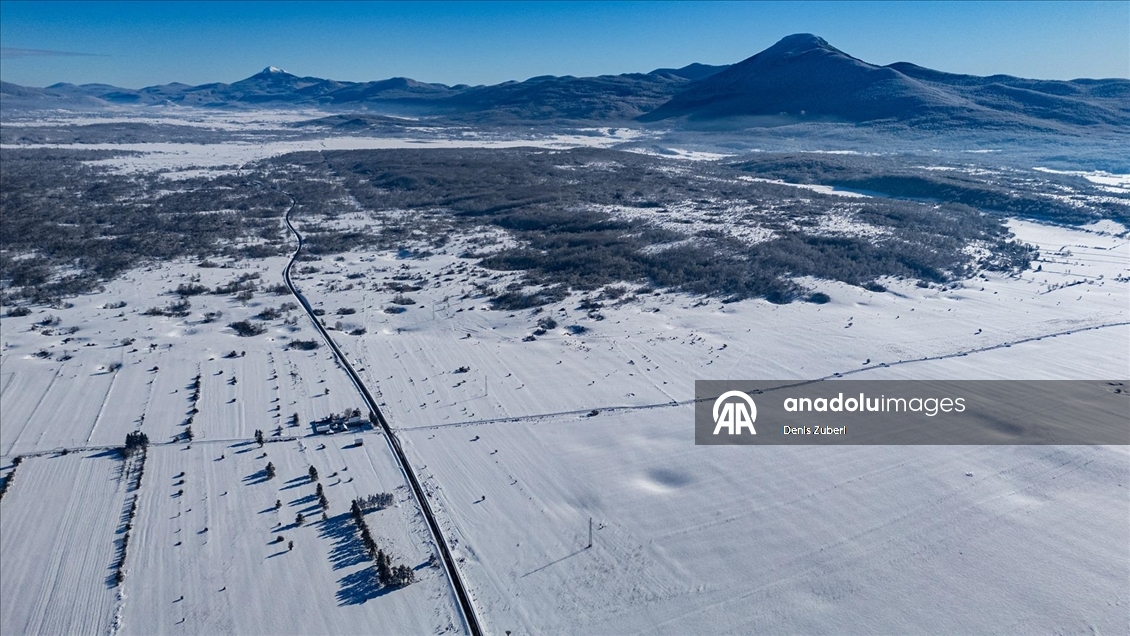 Bosna Hersek’te Vrtoce köyü beyaza büründü