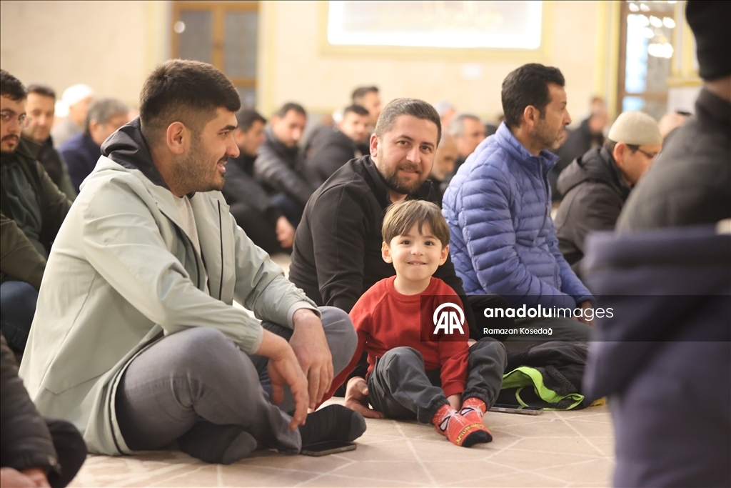 مساجد تركيا تحيي ليلة النصف من شعبان