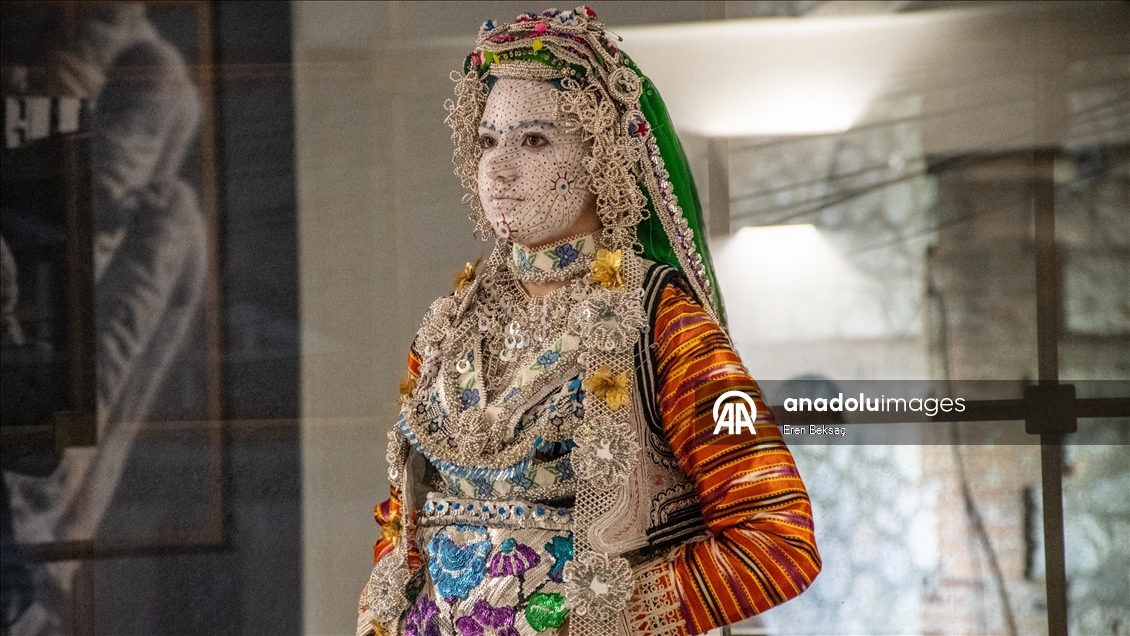 Kosova'nın Boşnak köylerinde asırlık "gelin makyajı" geleneği yaşatılıyor