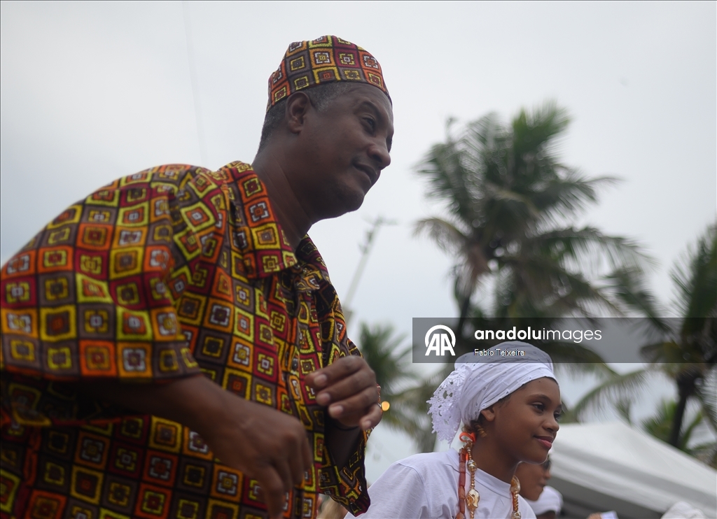В Бразилии прошел традиционный фестиваль в знак почитания богини моря Леманжи